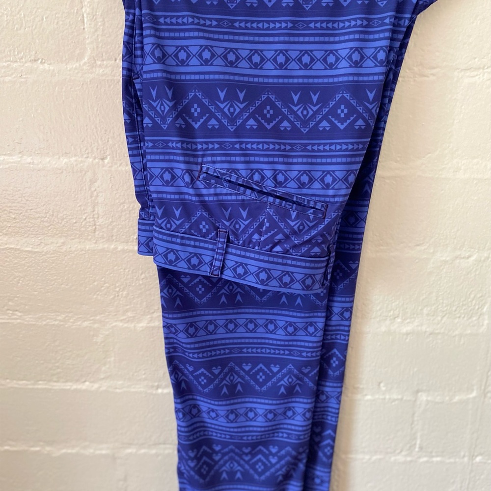 Greyson golf pants 34x32. Blue